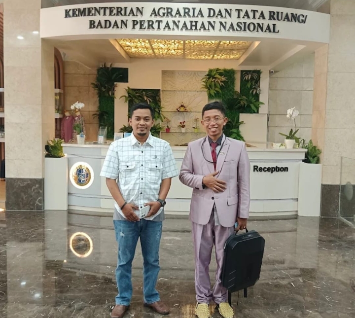Arik Kurniawan Direktur PT. Lensa Nusantara Multimedia bersama Nurul Jamal Habaib, SH.