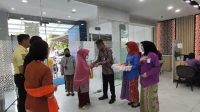 Semarak Hari Pelanggan Nasional, BRI BO Tanjung Priok Sambut Nasabah Hangat dalam Balutan Wastra Nusantara